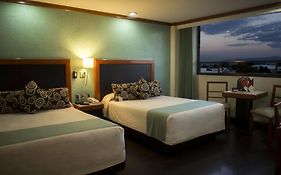 Hotel Abastos Plaza