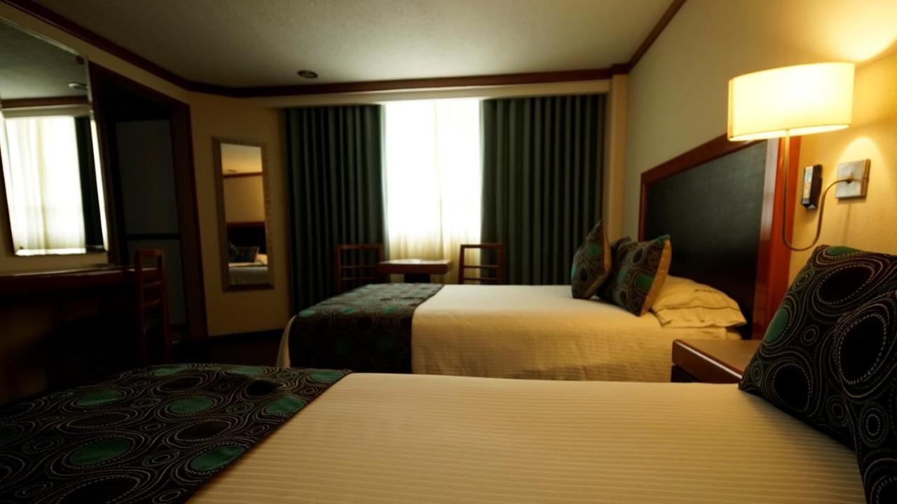 Hotel Abastos Plaza Mexico City Exterior photo